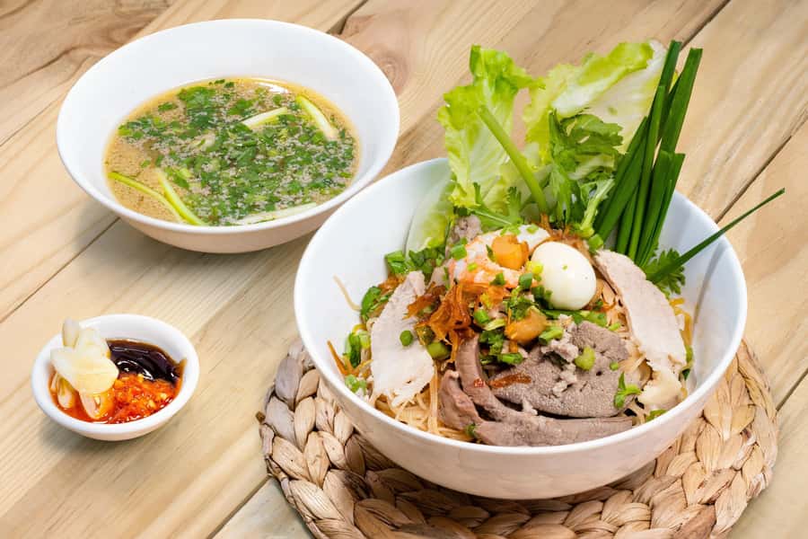 Ho Chi Minh: Saigon Street Food Walking Tour - Why a short food walk works in Ho Chi Minh City
