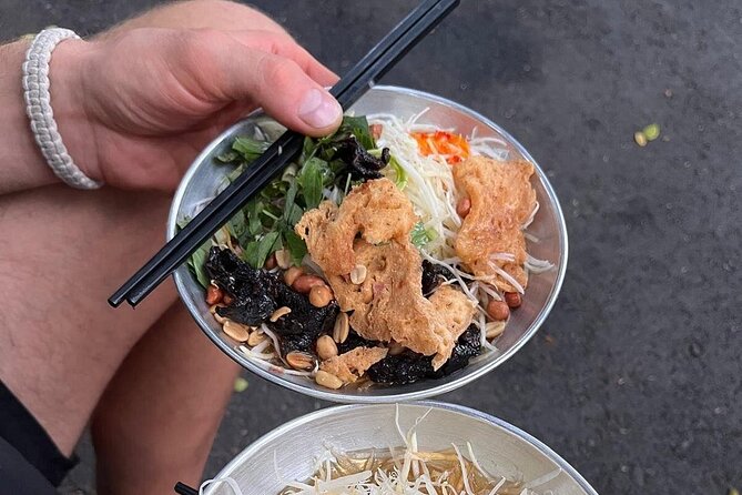 Ho Chi Minh Street Food Tour With Young Local (Safe & Authentic) - Eating with a local guide