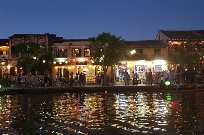 Hoi An Ancient City -Sampan Boat Ride- Night Market- Lanterns - A sampan ride on the Hoai River