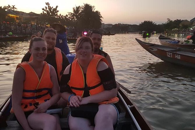 Hoi An Ancient City -Sampan Boat Ride- Night Market- Lanterns - What to bring and what to budget
