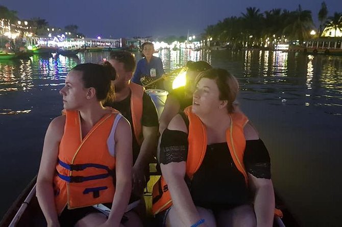 Hoi An Ancient City -Sampan Boat Ride- Night Market- Lanterns - Who should book this Hoi An evening tour