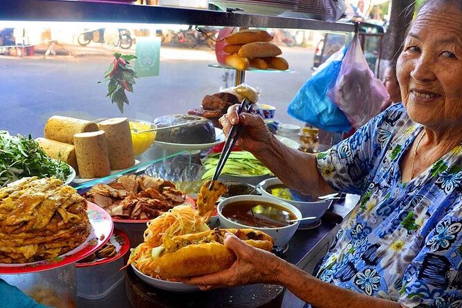 Hoi An Ancient Town - Night Market Street Food Tours By Night - The dishes worth watching for