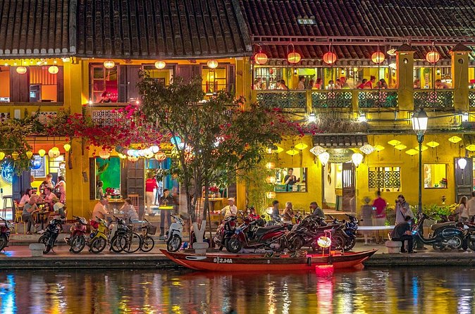 Hoi An Ancient Town - Night Market Street Food Walking Tours - How much food do you get for $45?