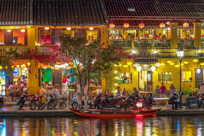 Hoi An Ancient Town Walking Street Food Tours with Night Market - Street stalls and alleyway food stops