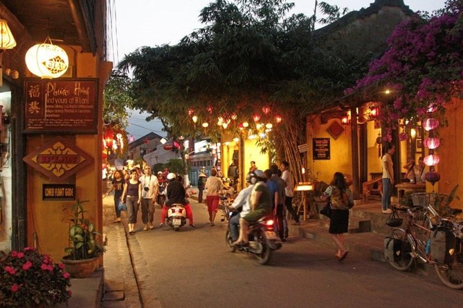 Hoi An at Sunset: Authentic Local Street Food Tour - Dietary limits and menu changes