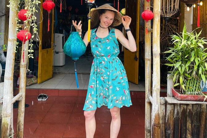Hoi An Foldable Bamboo Silk Lantern and Evening Street Food Tour - Walking through Hoi An Ancient Town for food