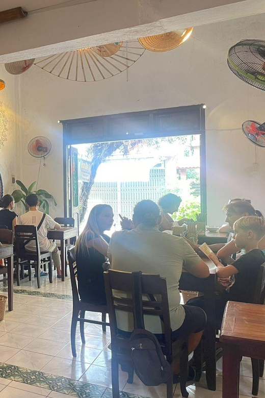 Hoi an food tour with 8 different street food tasting - Finishing with banh flan, che chuoi, or banh bong lan
