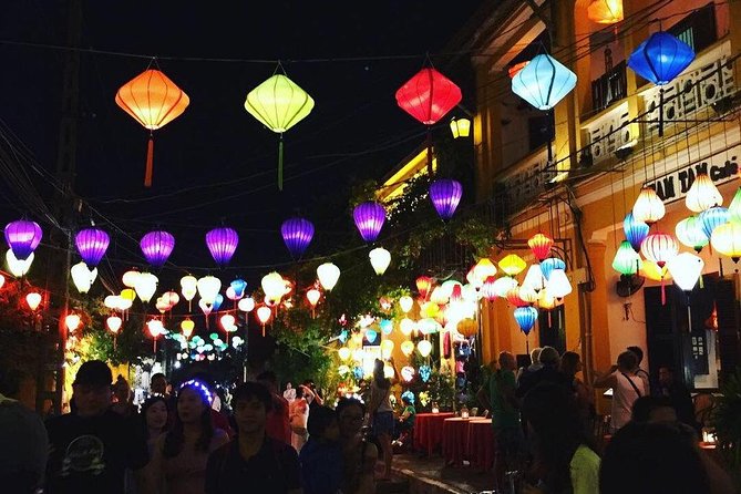 Hoi An Night Market with Hoi an walking Tour , Colourful Lanterns, Boat Ride - The Hoai River sampan ride