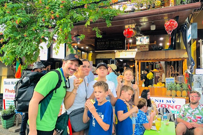 Hoi An street food tour with Billy - Meeting Billy’s local guides