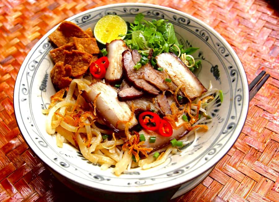 Hoi An Street Food Tour with Locals - Banh xeo brings the crunch