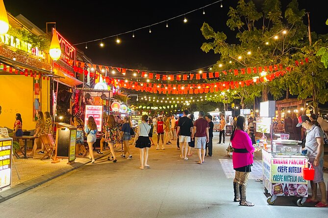 Hoi An Street Food Walking Tour with Local Foodies - Cao lầu, the dish tied to Hoi An