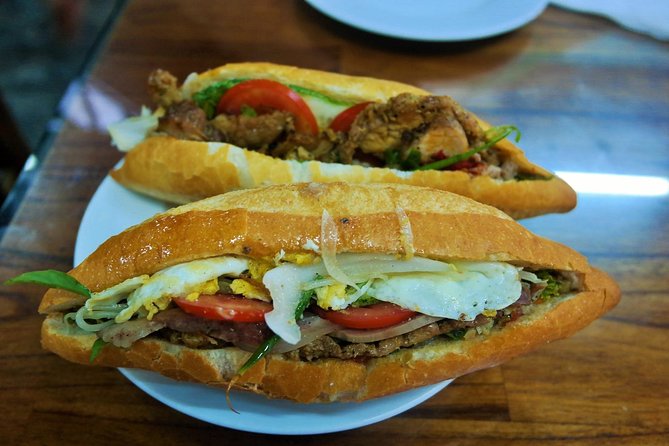 Hoi An Street Food Walking Tour with Tastings - Banh mi, black sesame sweet soup, and generous portions