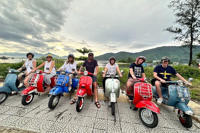 HOI AN Sunset Food Tour - Night Market - Lantern Streets - What the food portion means for different diets