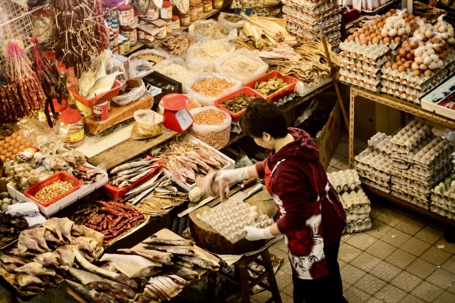Hong Kong: Private Street Food Tour with a Local Insider - More than a meal, less than a full city tour