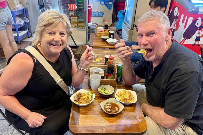 (HOT) Hanoi Guided Street Food and Train Street Tour with Local - Walking through the Old Quarter
