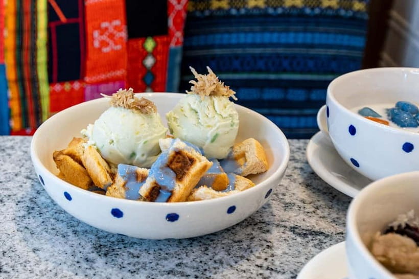 Hua Hin: Local Food Nighttime Guided Tour - Ending with Thai sweets