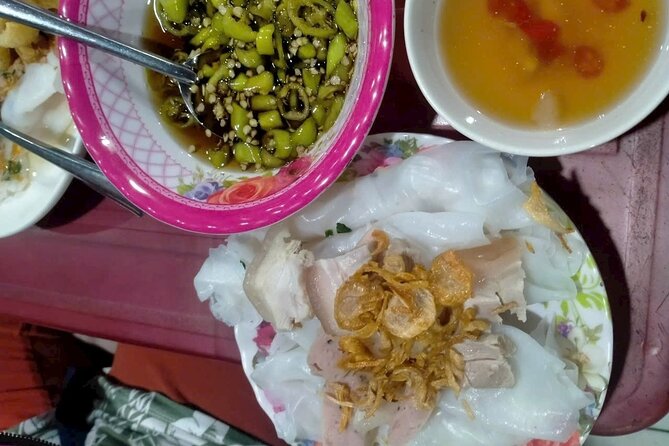 Hue Street Food On Foot (Daily Tour – Group Tour | 12 pax max) - Mussel rice on Hàn Mặc Tử