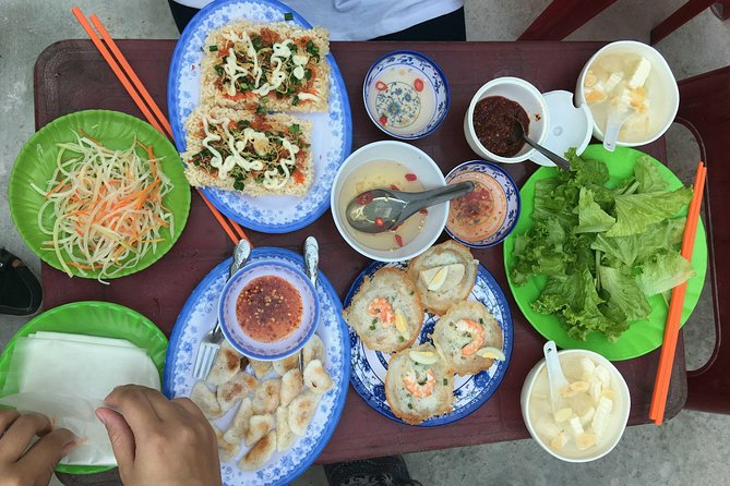 Hue Street Food Tour At Night By Scooter - What the scooter format adds