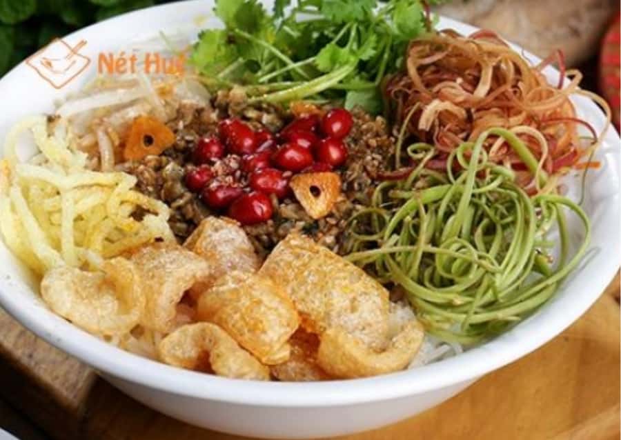Hue Street Food Walking Tour with Local Dishes - Key points at a glance
