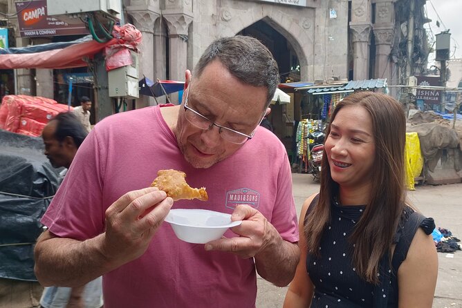 Hyderabad Street Food Experience with Local Expert - Nimrah Cafe and the first cup of Irani chai