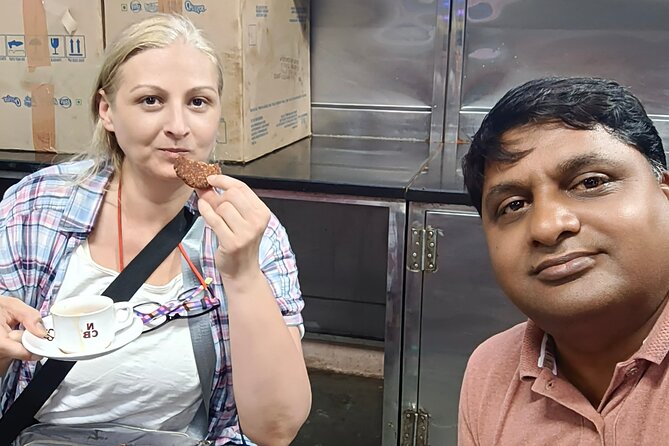 Hyderabad Street Food Experience with Local Expert - Mir Alam Mandi and the smell of local spices