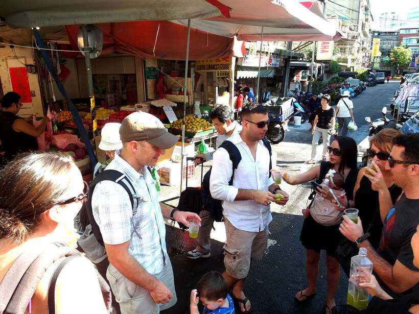 Iconic Food Tour: Local Street Food, Drinks & Sites - Start at Yongchun Station and Follow the Market Crowd