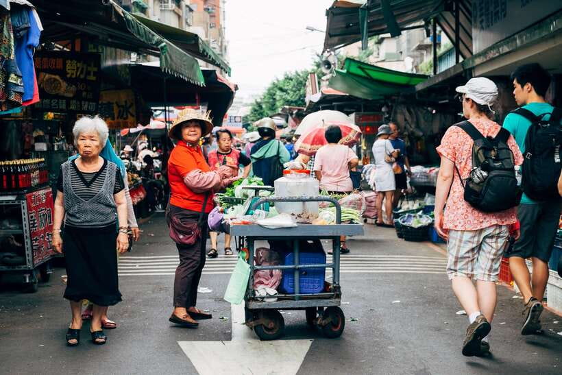 Iconic Food Tour: Local Street Food, Drinks & Sites - Is the $77 Price Good Value?