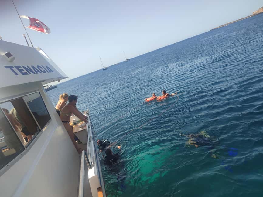 Isole Egadi: Day sea Cruise with tasting local Food - What the small boat size means