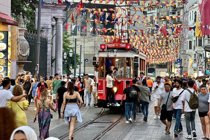 Istanbul Culinary Tour: Local Hotspots and Gourmet Street Foods - The sweet finish: baklava, coffee, and pistachio