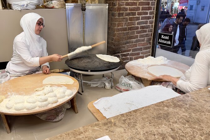 Istanbul Culinary Tour: Local Hotspots and Gourmet Street Foods - Çiçek Pasajı and the pleasure of small plates