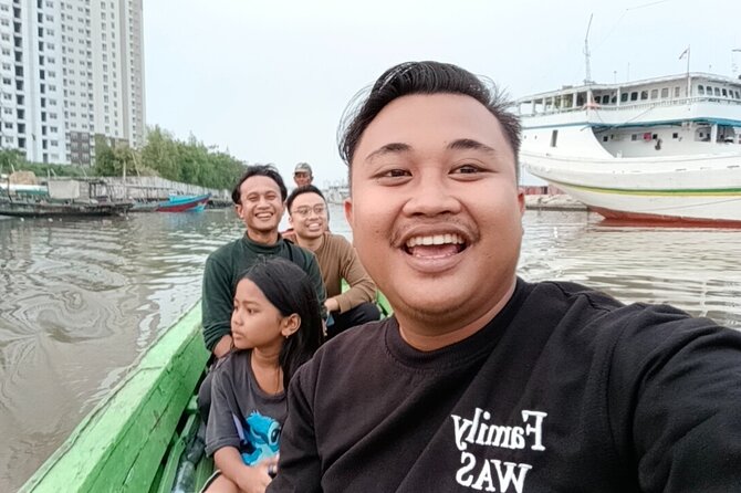 Jakarta Night Tour with Dinner at Café or Food street - Lapangan Banteng and three major landmarks