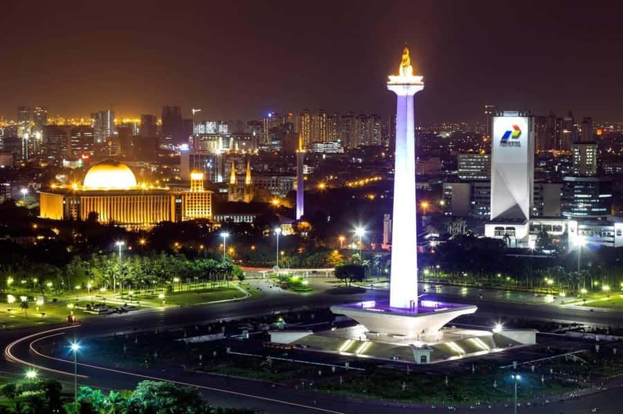 Jakarta: Private Guided Sightseeing & Street Food Night Tour - Why Jakarta works better after sunset