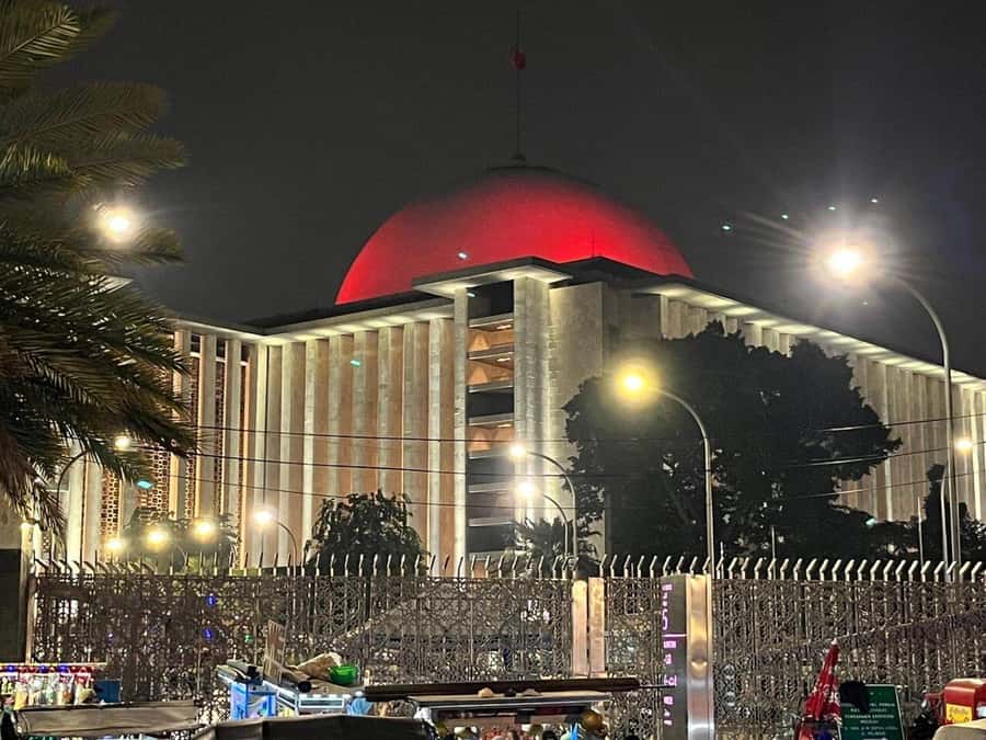 Jakarta: Private Guided Sightseeing & Street Food Night Tour - Sunda Kelapa and the Pinisi boats