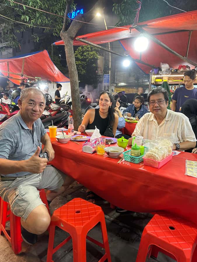 Jakarta: Street Food Tour with a Local Guide - Who will get the most from this food walk