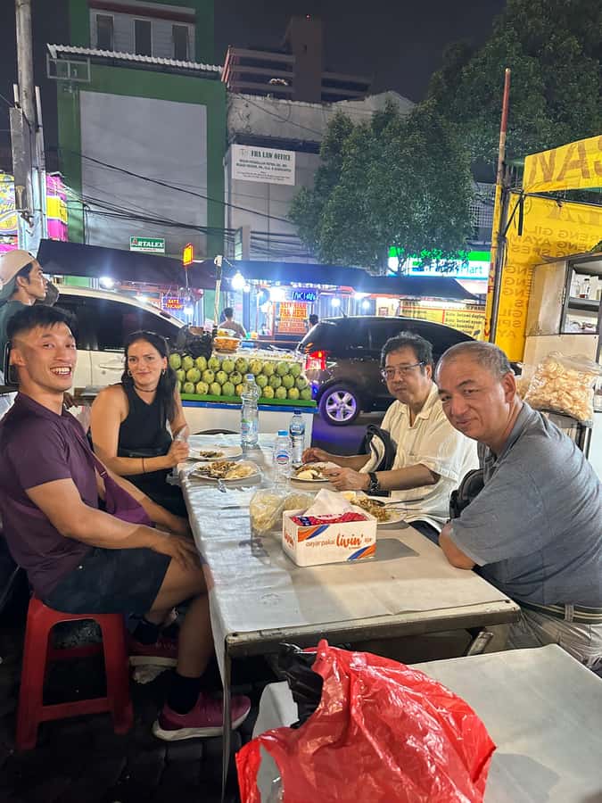 Jakarta: Street Food Tour with a Local Guide - Practical advice for a better meal