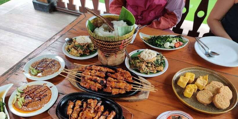 Jakarta: Volcano, Tea/Rice Fields, Hot Spring, Local Food - Key points to know before booking