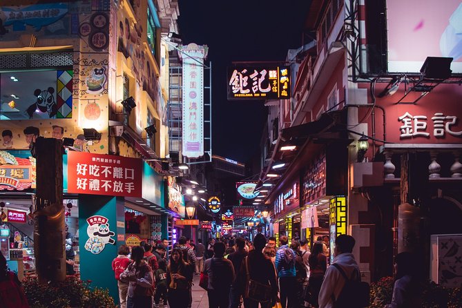 Kowloon Night Street Food Tour with a Local: Private & Customized - A personal food route through Kowloon