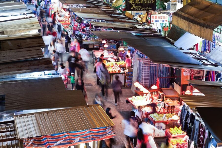 Kowloon: Private Night Markets & Street Food Experience - Six to eight tastings, with room for unfamiliar dishes