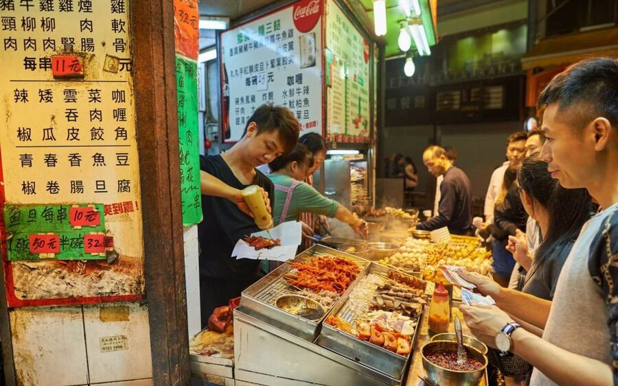 Kowloon: Private Night Markets & Street Food Experience - Who should book this evening in Kowloon?