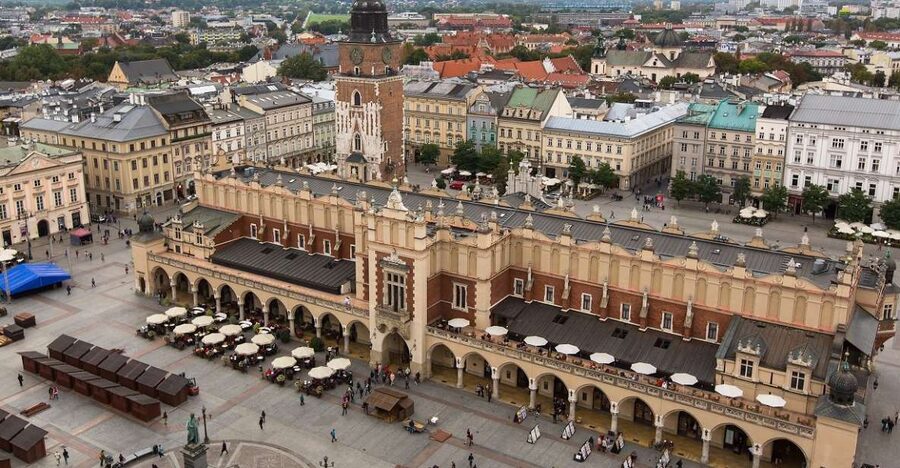 Kraków: Street Food and Historical Adventure - Pickles, sausage, sweets, and Polish spirits