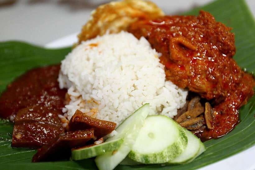Kuala Lumpur: Half Day Local Food Walking Tour - A food tour that explains Kuala Lumpur as you walk