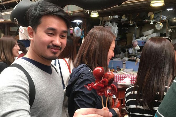 Kuromon Market Food Walking Tour in Osaka (6 stops, 6 tastes) - Six tastes, with room for local choices