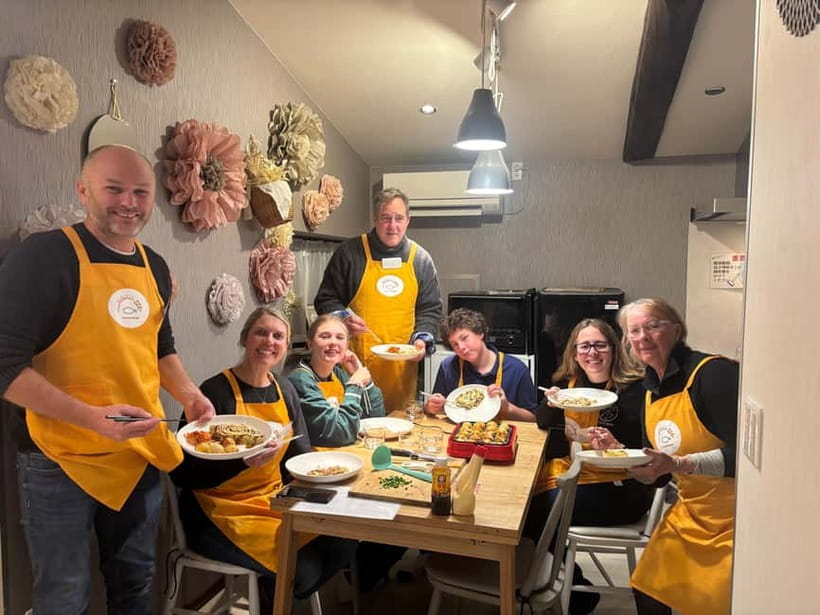 Kyoto: Hands-on Takoyaki and Okonomiyaki Cooking (1 Hour) - Why the small group of six helps