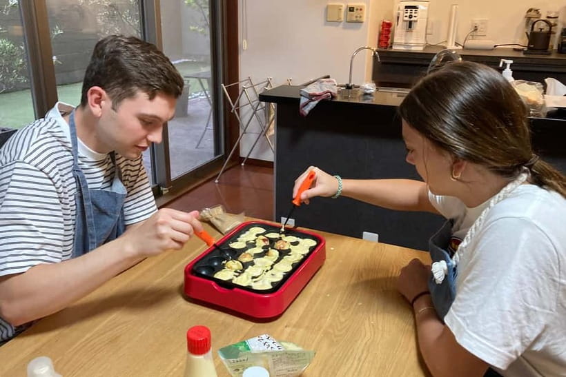 Kyoto: Hands-on Takoyaki and Okonomiyaki Cooking (1 Hour) - Who will get the most from this class