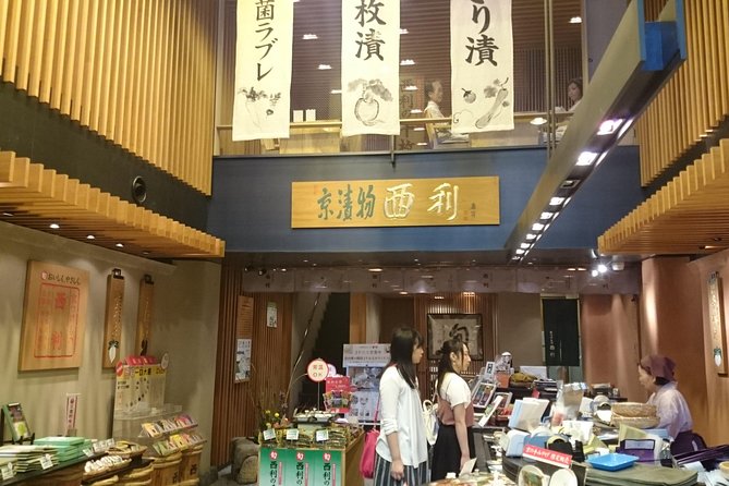 Kyoto Nishiki Market Food and Culture Walking Tour - Stop four: Takoyakushido Eifukuji Temple