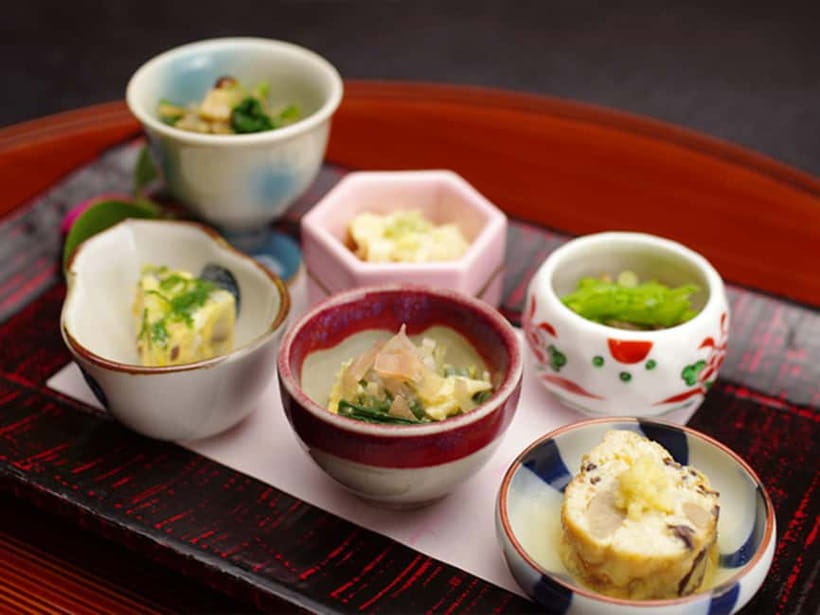 Kyoto:Seasonal Kaiseki Reservation at Hanasaki Nishiki - Tatami rooms, horigotatsu seating, and the inner garden