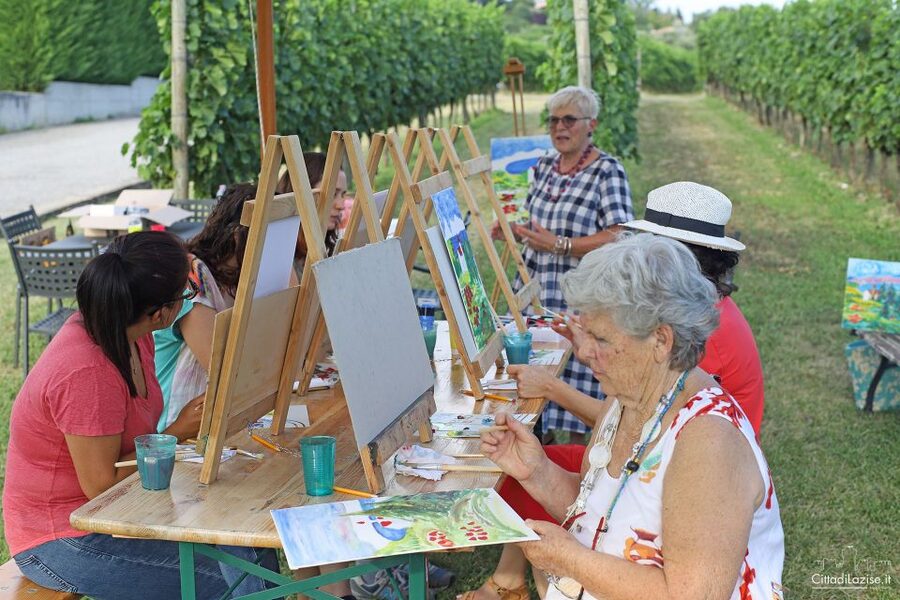 Lazise: Painting Expereince with Wine and Local Food Platter - Who will enjoy this experience most