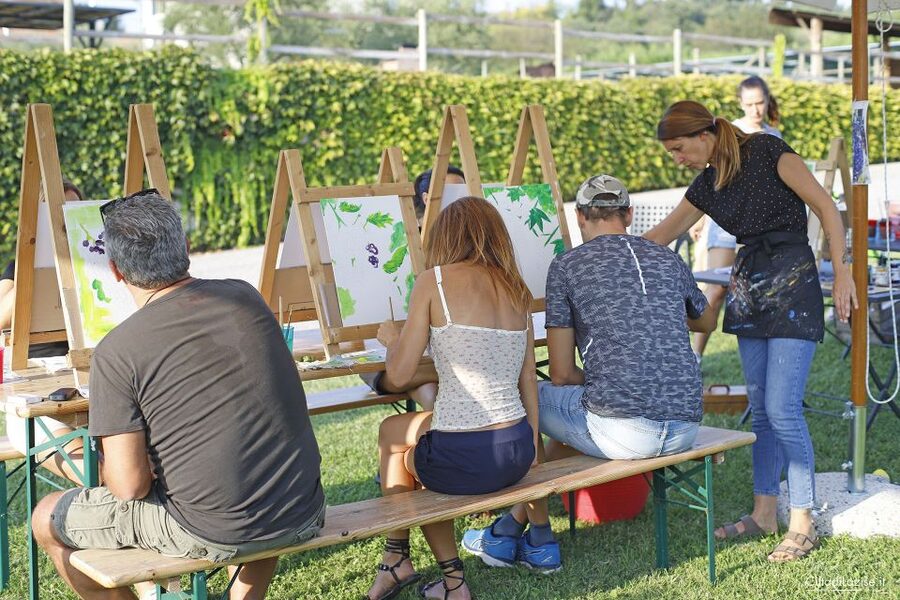Lazise: Painting Expereince with Wine and Local Food Platter - Practical details for planning your visit