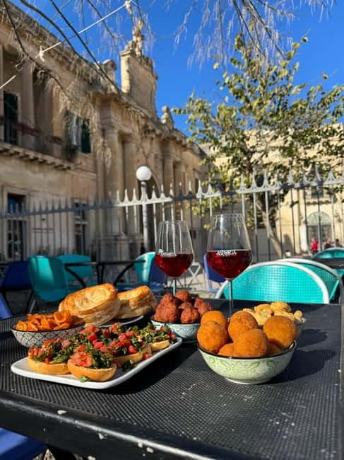 Lecce: Guided Street Food Walking Tour with Food and Wine - Why food is the right way to meet Lecce