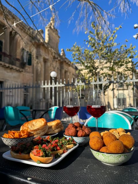 Lecce: Guided Street Food Walking Tour with Food and Wine - The final bar stop: Apulian wine and frisa